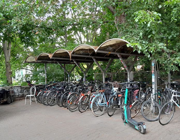 Fahrradabstellplätze am Bahnhof Treptower Park