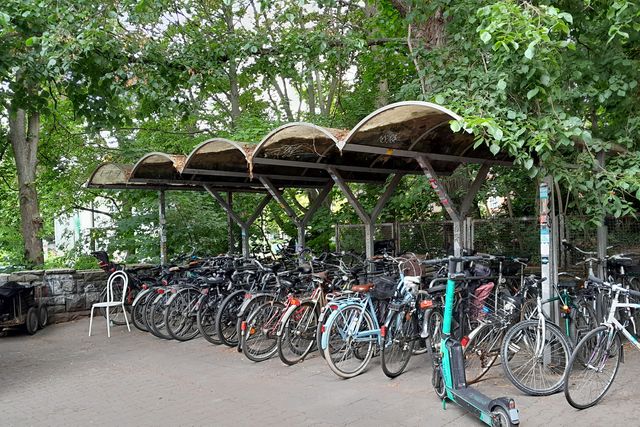 Fahrradabstellplätze am Bahnhof Treptower Park