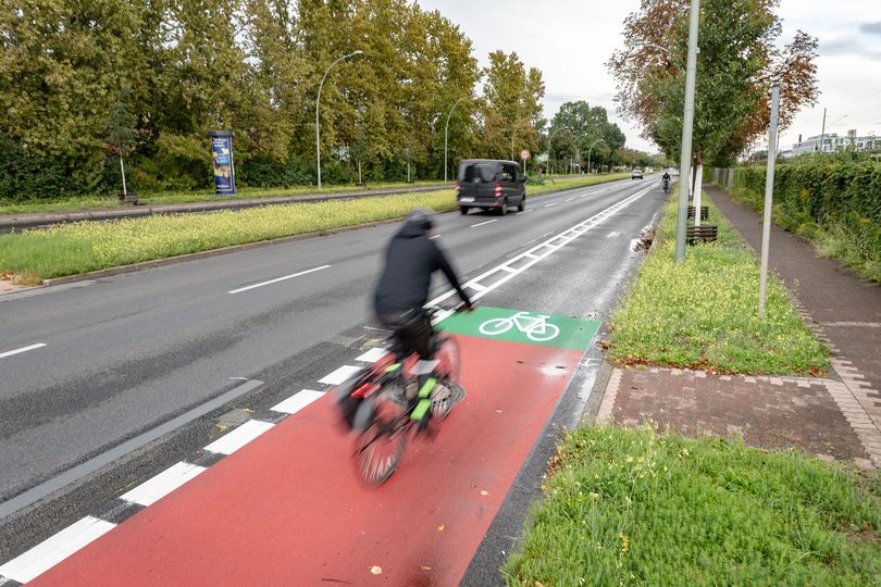 Radfahrstreifen am Adlergestell