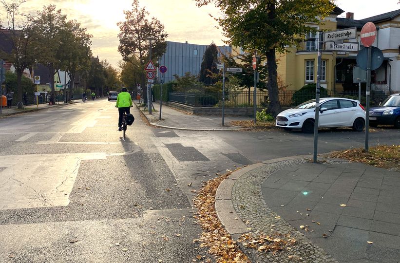 Radfahrende auf der Radickestraße