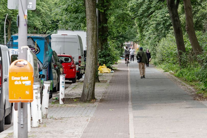 Radweg im Seitenraum der Ungarnstraße