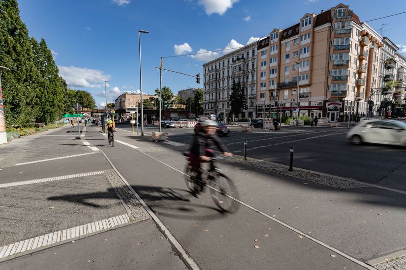 Radweg entlang der Goebenstraße in Tempelhof Schöneberg