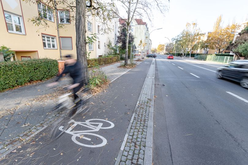 Hochbordradweg in der Waldstraße