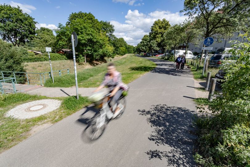 Gemeinsame Geh- und Radweg am Nordgraben